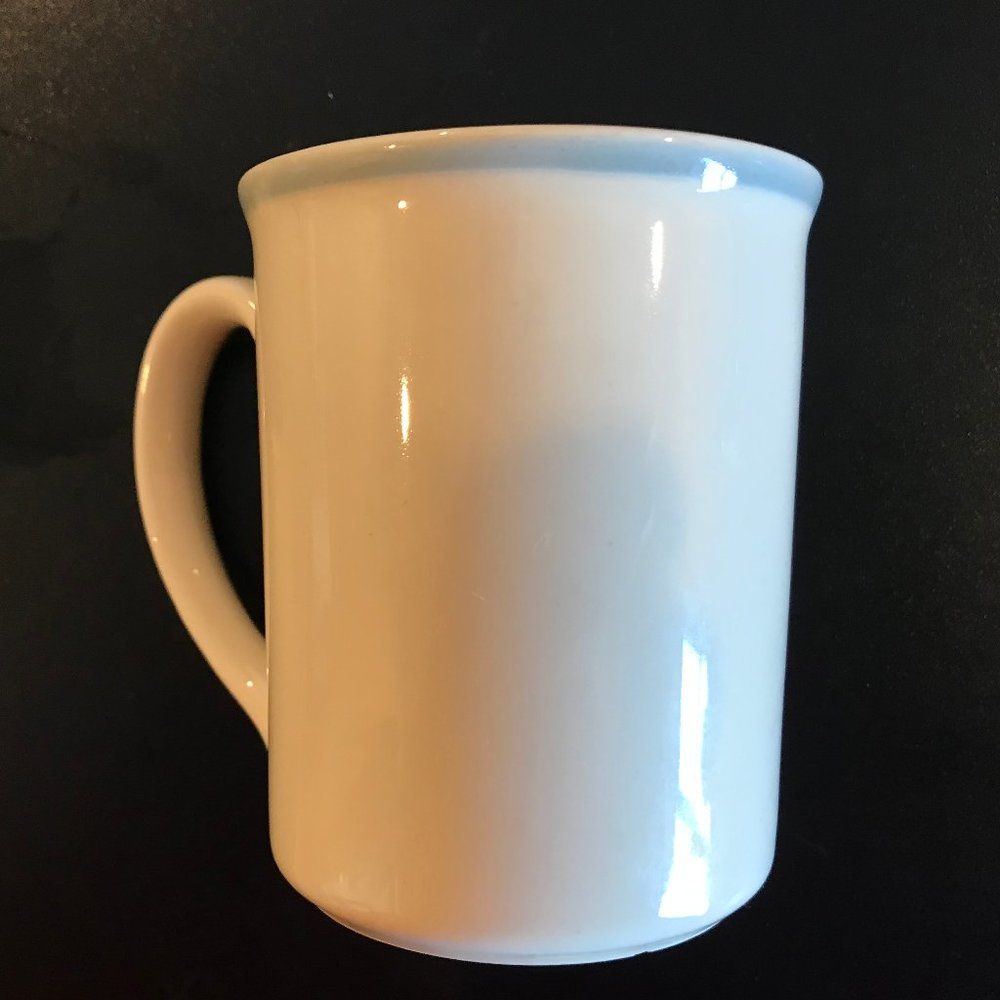 ONE WINDFLOWER MUG BY CORELLE CORNINGWARE, BEIGE WITH BLUE BAND, VINTAGE